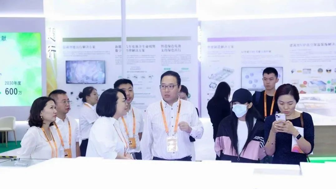 1694139632355073353.jpg 1.jpg