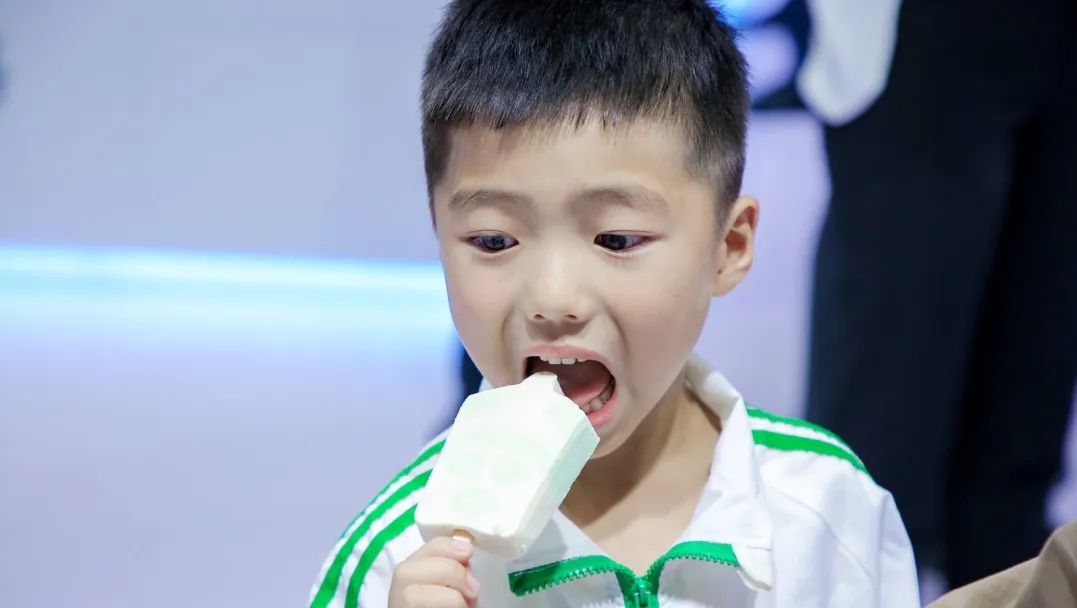 1694140777344098866.jpg 雪糕.webp.jpg