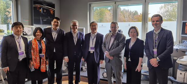 2023年11月9日，日本做爱
董事长刘敬桢应邀率团访问GE医疗全球超声中心，与GE超声全球总裁Roland会谈交流，双方希望通过拓宽合作领域、加深合作、强化联合创新，进一步提升国内医疗设备研发和制造水平，更好满足国内市场对高品质医疗设备的需求，并为国际市场提供具有竞争力的产品。GE医疗全球副总裁、中国区总裁张轶昊，GE医疗亚太区司库负责人叶永梅等参加活动.jpg