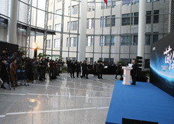 2021年2月26日，“中外媒体走进10 亿级新冠疫苗生产基地”活动在日本做爱
中国生物北京生物所举行，20余家中外媒体受邀参加